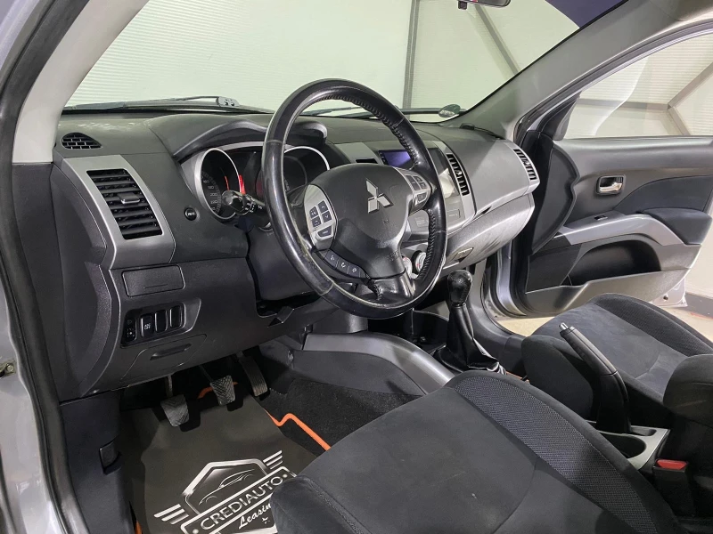 Mitsubishi Outlander 2.4i GAS * NAVI* , снимка 7 - Автомобили и джипове - 49104872