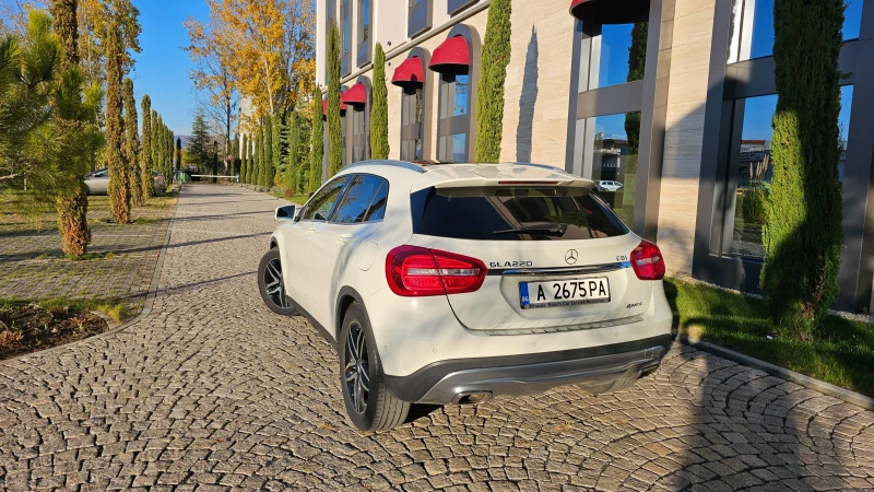 Mercedes-Benz GLA 220 4MATIK, снимка 5 - Автомобили и джипове - 52407667