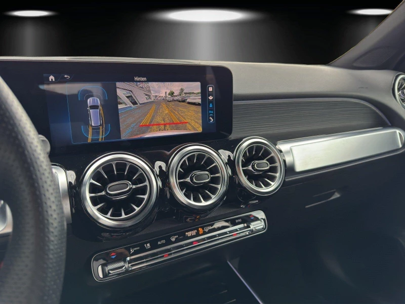 Mercedes-Benz GLB 250* AMG* DISTR* PANO* KEYLESS* , снимка 10 - Автомобили и джипове - 52413334