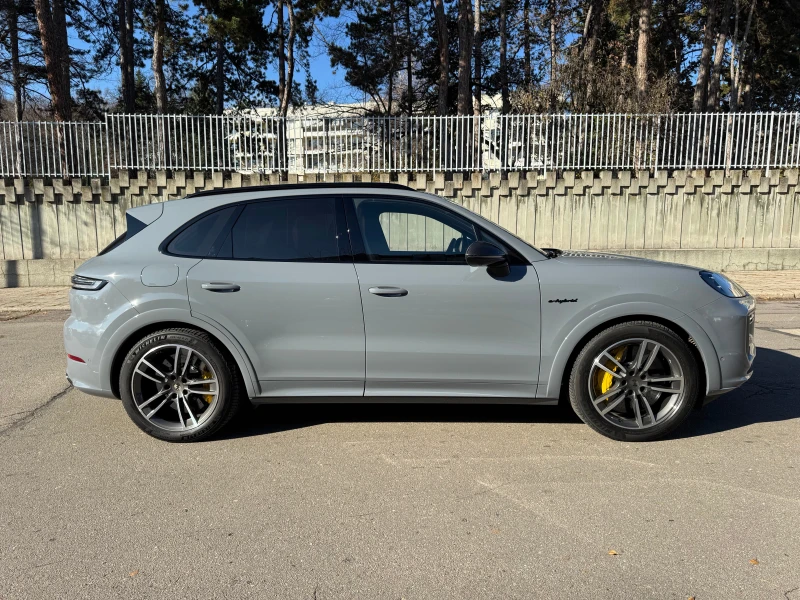 Porsche Cayenne Turbo E-Hybrid Carbon Design Burmester , снимка 8 - Автомобили и джипове - 52626350