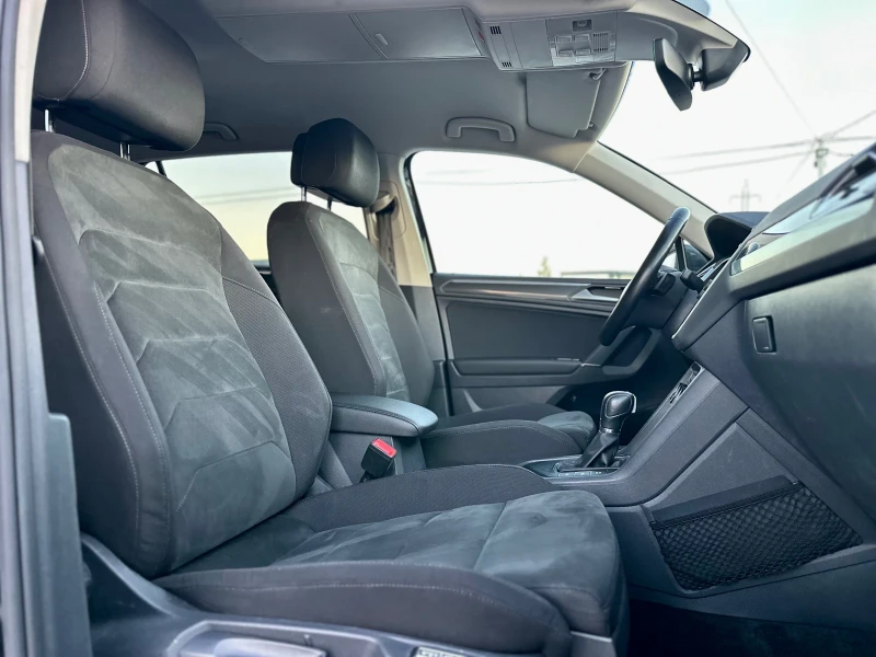 VW Tiguan Allspace R LINE :: DISTRONIK:: 7 МЕСТЕН:: DIGITAL::IQ LIGHT, снимка 10 - Автомобили и джипове - 52770373
