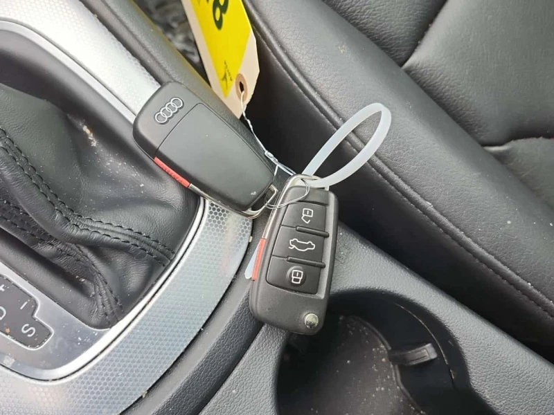 Audi Q3 * PROGRESSIV * ПОДГРЕВ * ПАНОРАМА * ДВА КЛЮЧА, снимка 9 - Автомобили и джипове - 53558544