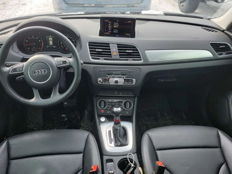 Audi Q3 * PROGRESSIV * ПОДГРЕВ * ПАНОРАМА * ДВА КЛЮЧА, снимка 8 - Автомобили и джипове - 53558544