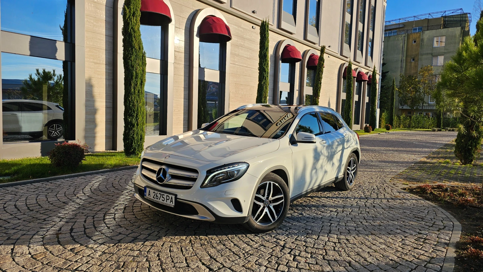 Mercedes-Benz GLA 220 4MATIK/Panorama - изображение 7