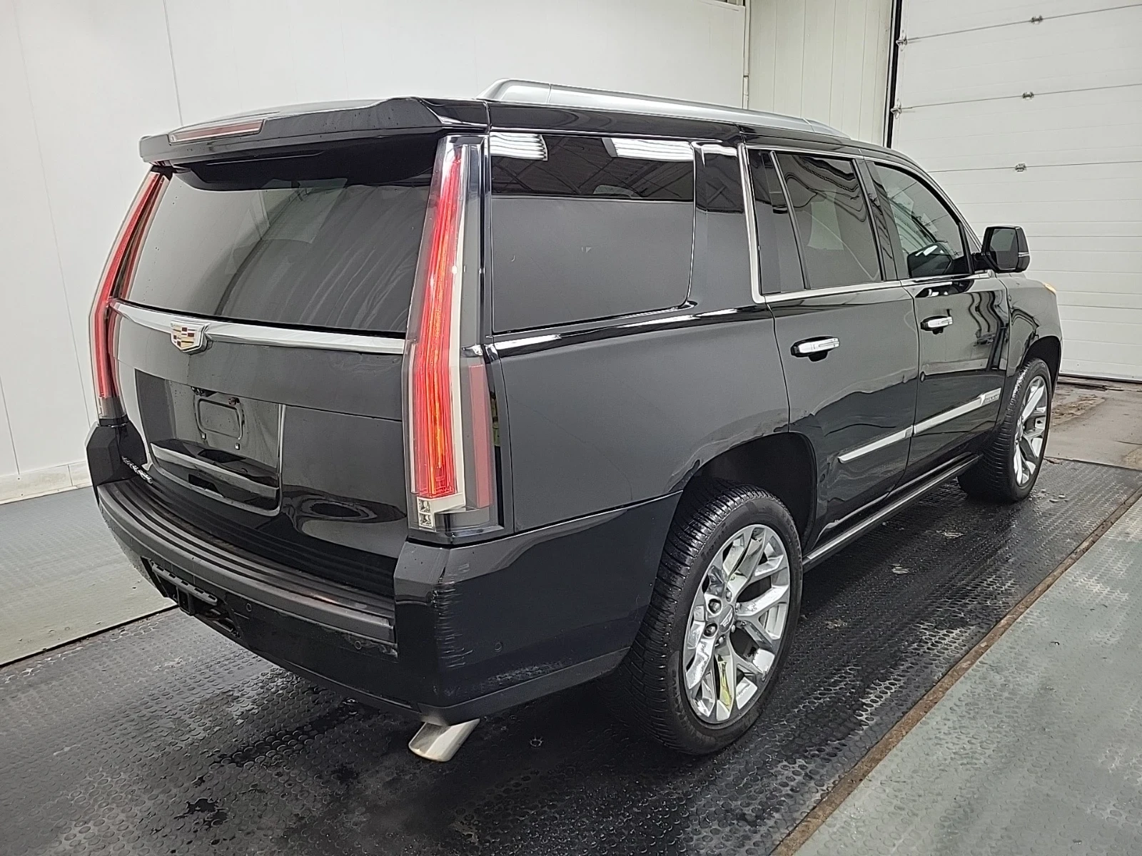 Cadillac Escalade PLATINUM * * CARFAX * * АВТО КРЕДИТ * *  - изображение 3