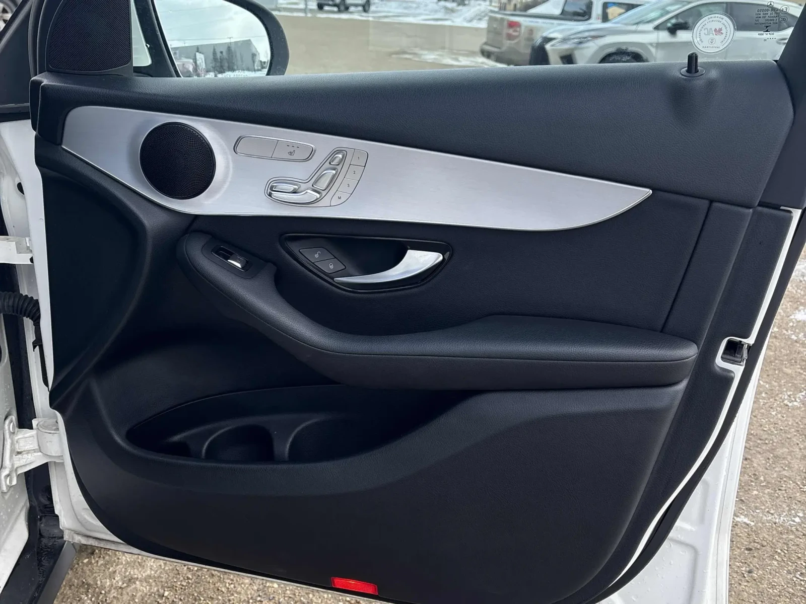 Mercedes-Benz GLC 300 * * CARFAX * * АВТО КРЕДИТ * * , снимка 14 - Автомобили и джипове - 54100831