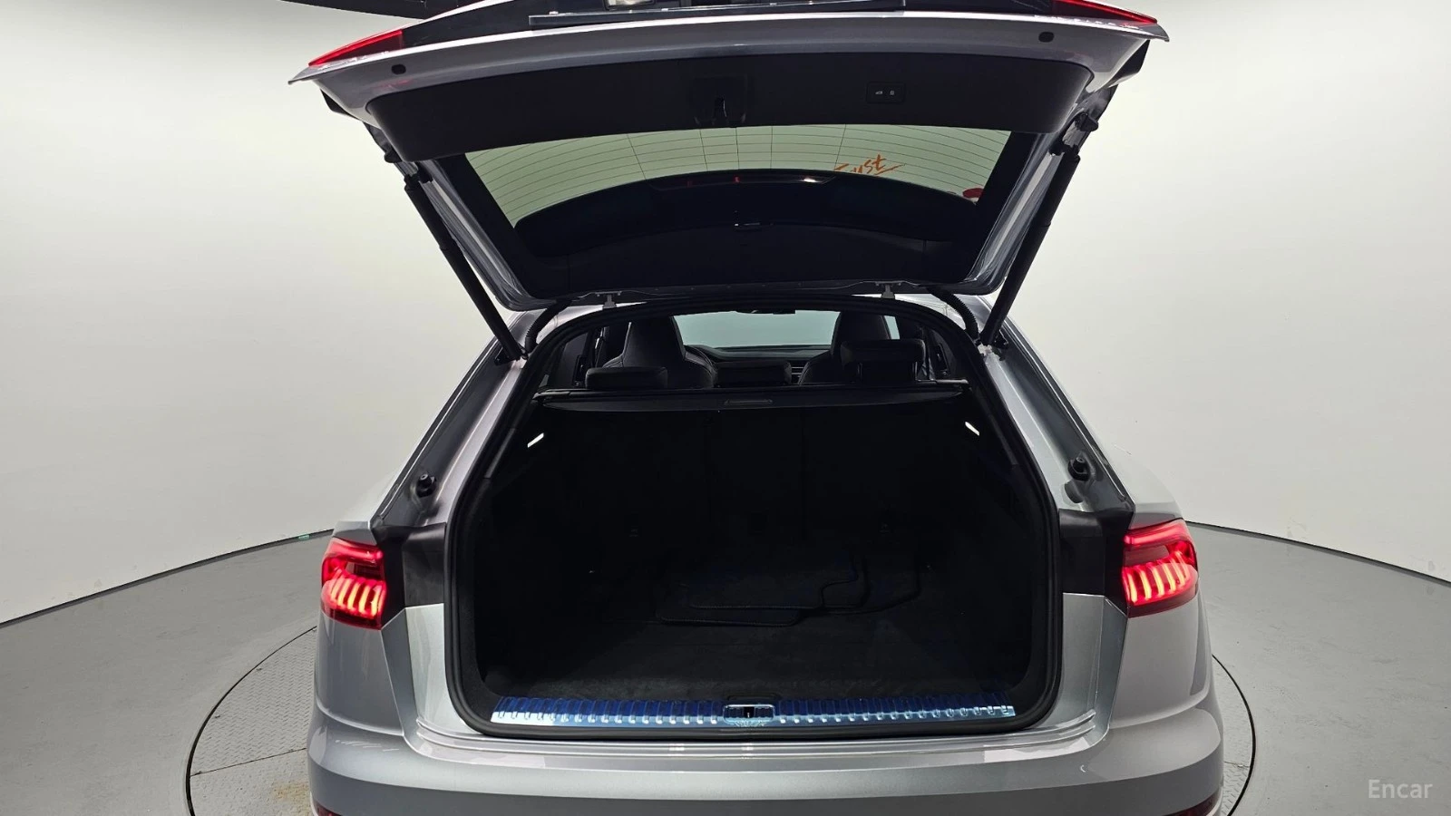 Audi Q8 50TDI S-LINE FULL Автокредит Цена до България, снимка 16 - Автомобили и джипове - 55478095