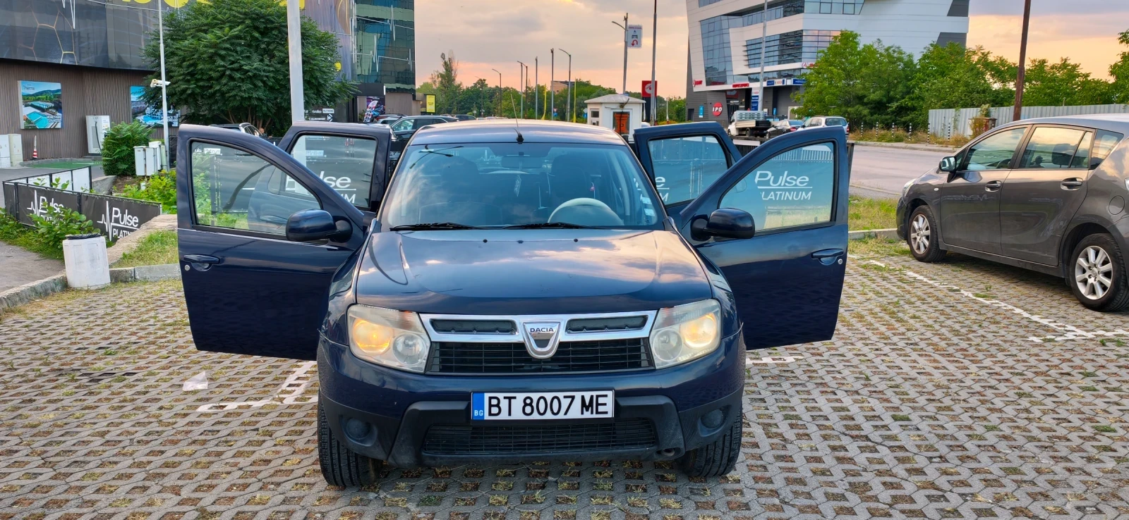 Dacia Duster, снимка 9 - Автомобили и джипове - 55598365