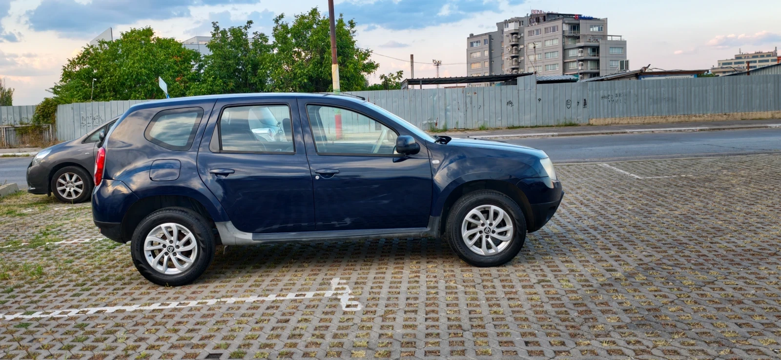 Dacia Duster, снимка 5 - Автомобили и джипове - 55598365