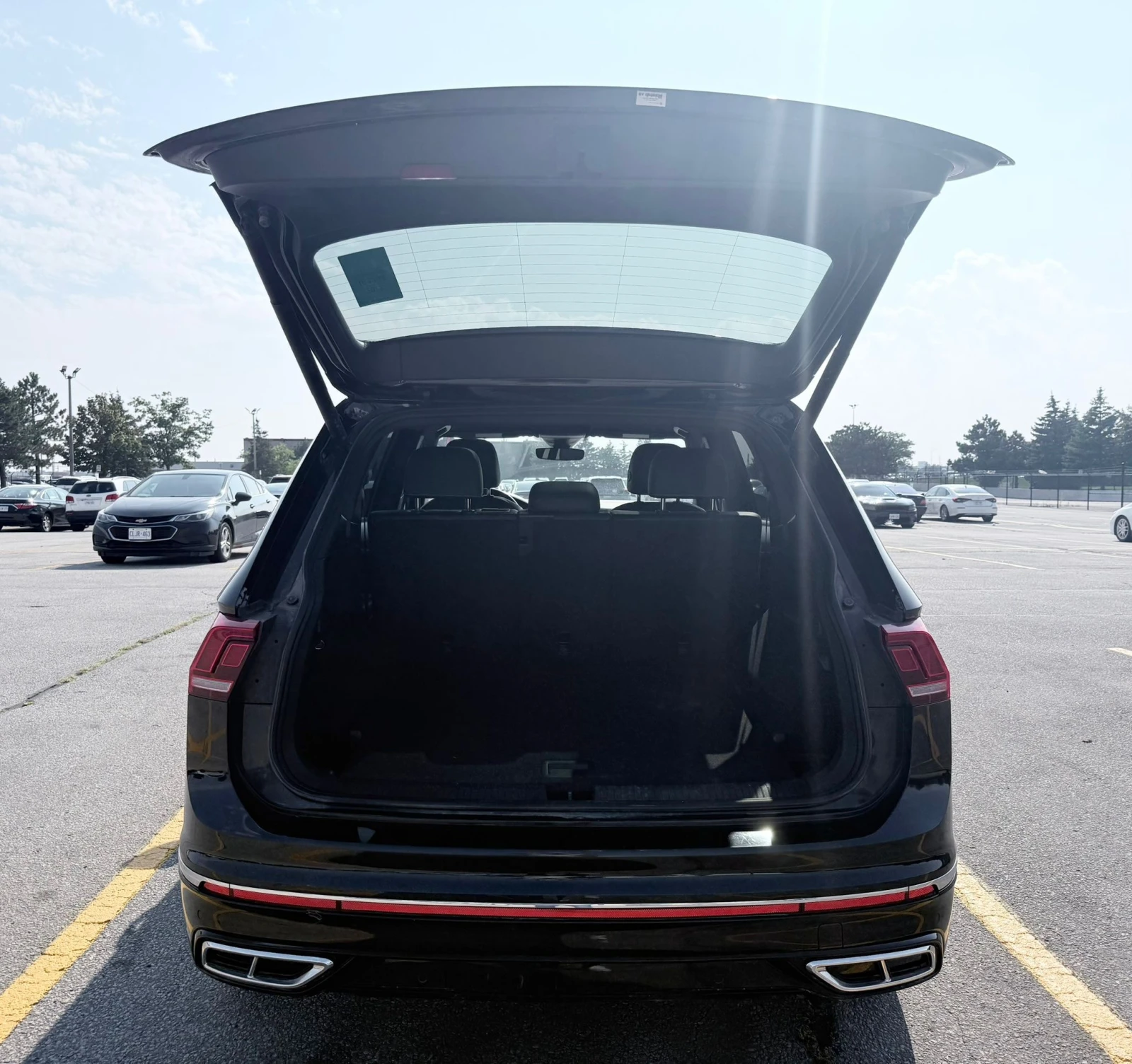 VW Tiguan * Highline R Line * ОБДУВАНЕ* ПОДГРЕВ* , снимка 14 - Автомобили и джипове - 56113184