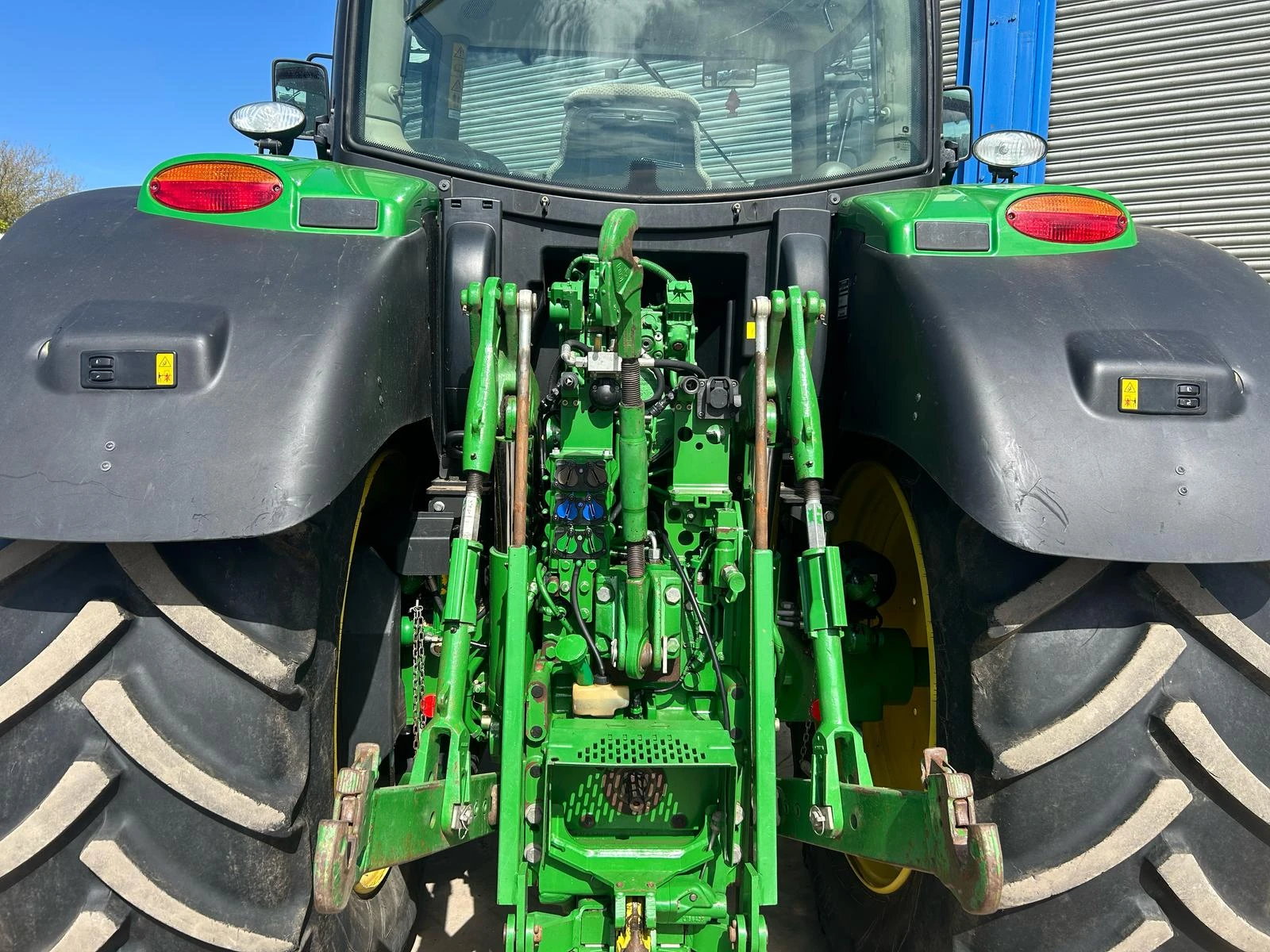 Трактор John Deere 6195R лизинг с първоначална вноска 20% - изображение 5