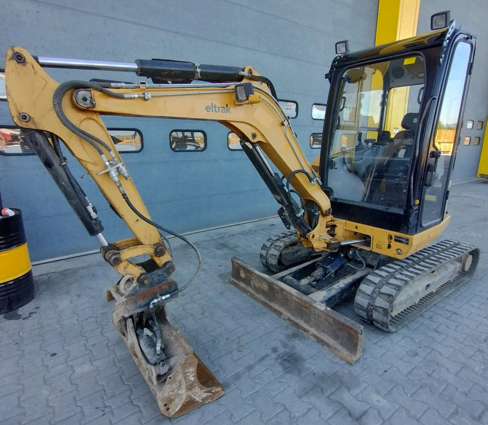 Багер Cat 302.7D CR  - изображение 2