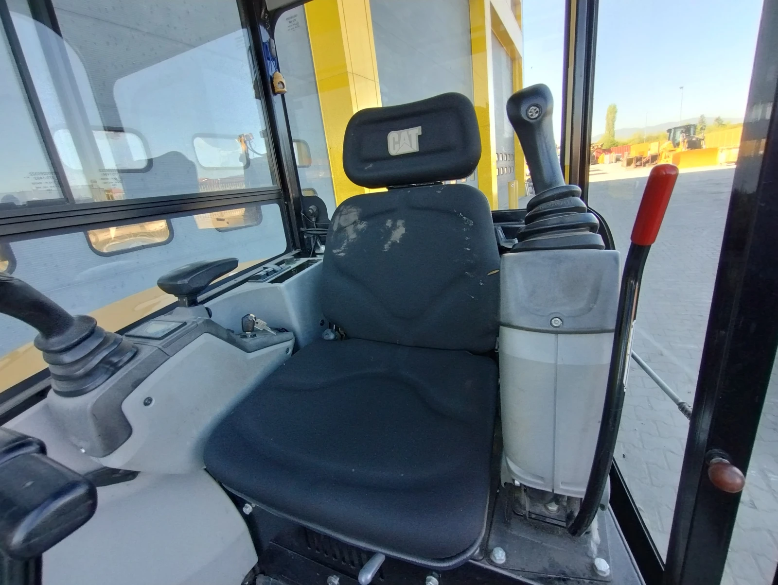 Багер Cat 302.7D CR  - изображение 8
