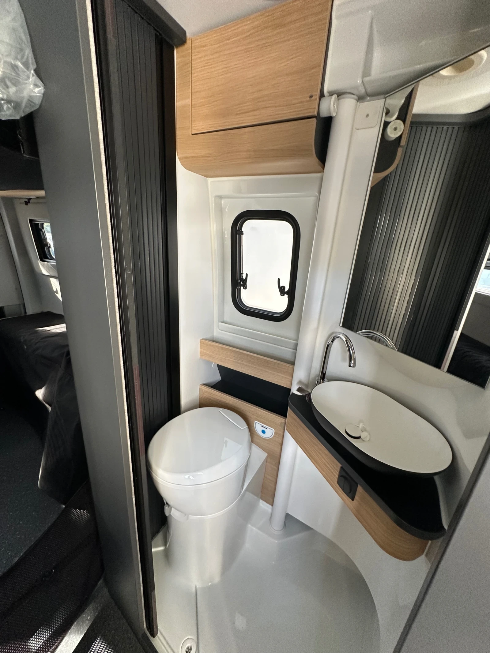 Кемпер Adria MAN , снимка 12 - Каравани и кемпери - 54973483