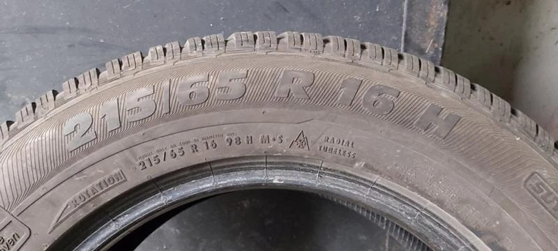 Гуми Зимни 215/65R16, снимка 7 - Гуми и джанти - 30941748