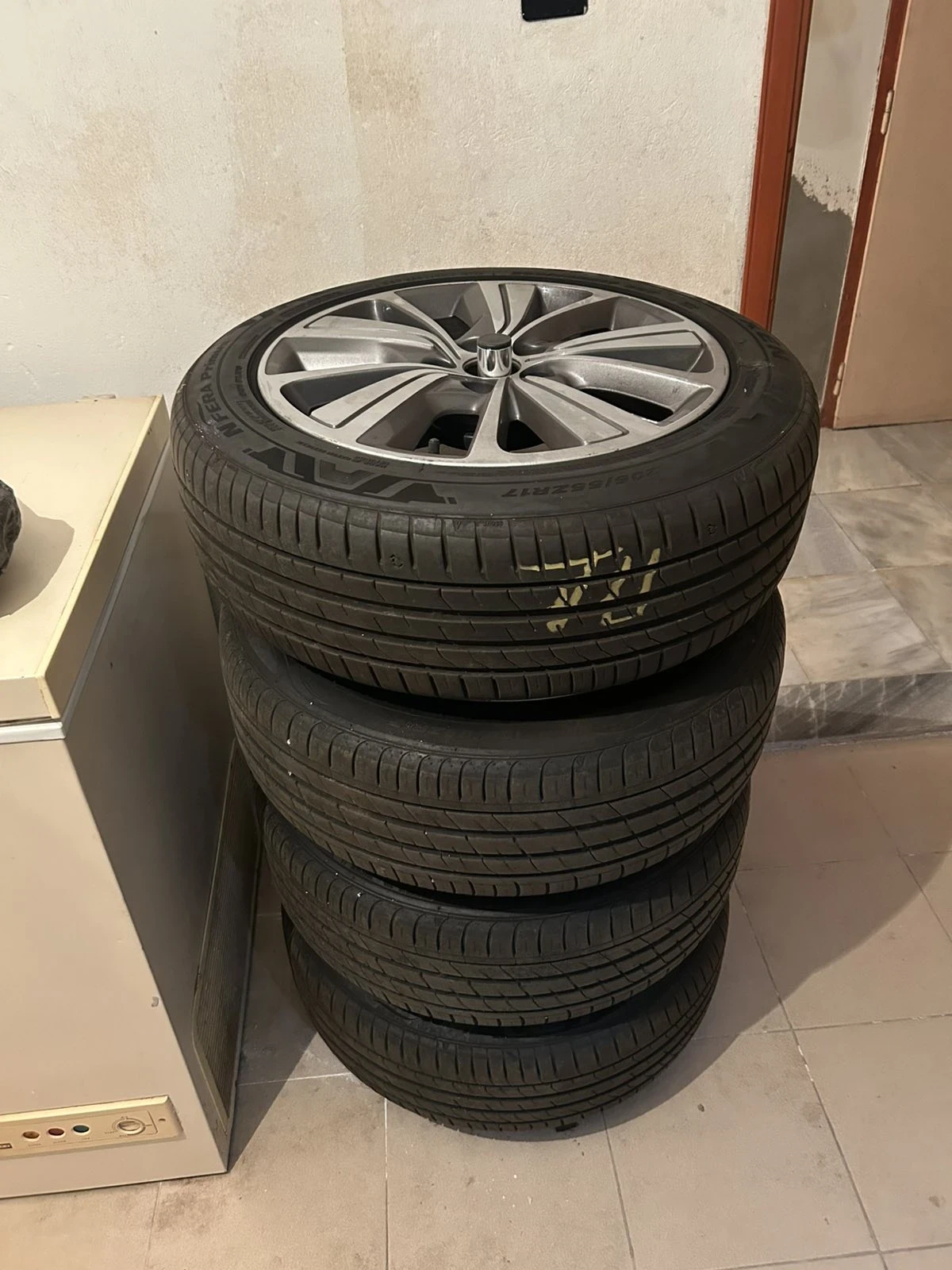Гуми с джанти Nexen 205/55R17, снимка 2 - Гуми и джанти - 53851705