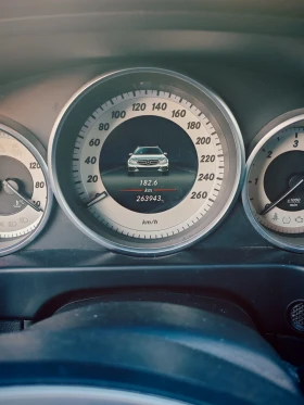 Mercedes-Benz E 200, снимка 12