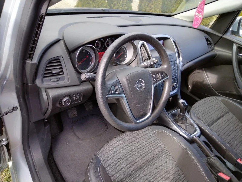 Opel Astra 1.6 diesel 110кс., снимка 6 - Автомобили и джипове - 47252462