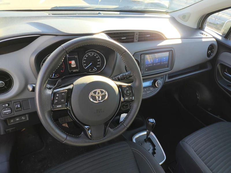 Toyota Yaris, снимка 6 - Автомобили и джипове - 48380476