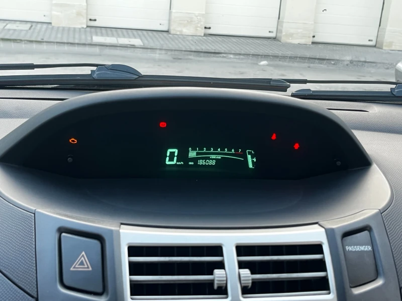 Toyota Yaris, снимка 3 - Автомобили и джипове - 51175138