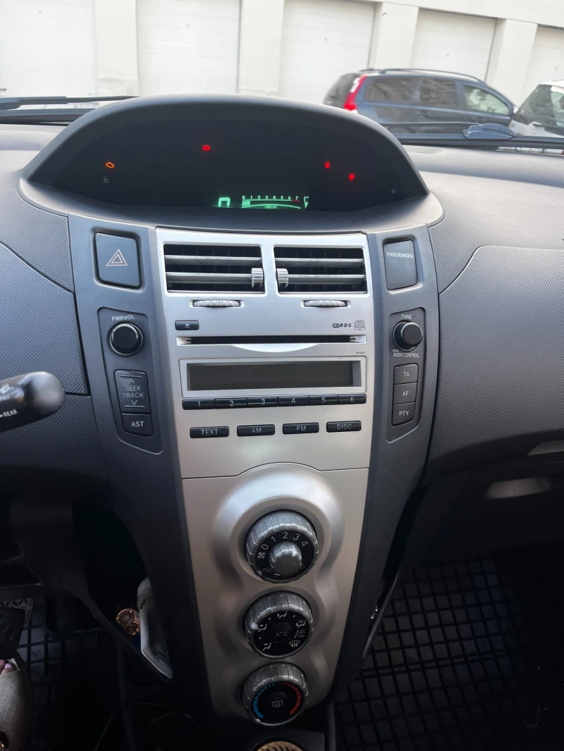 Toyota Yaris, снимка 2 - Автомобили и джипове - 51175138