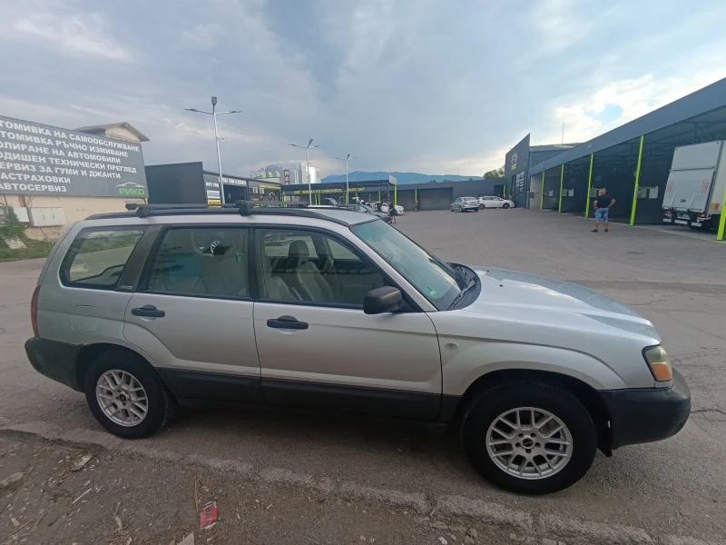 Subaru Forester 2004, снимка 6 - Автомобили и джипове - 52160968