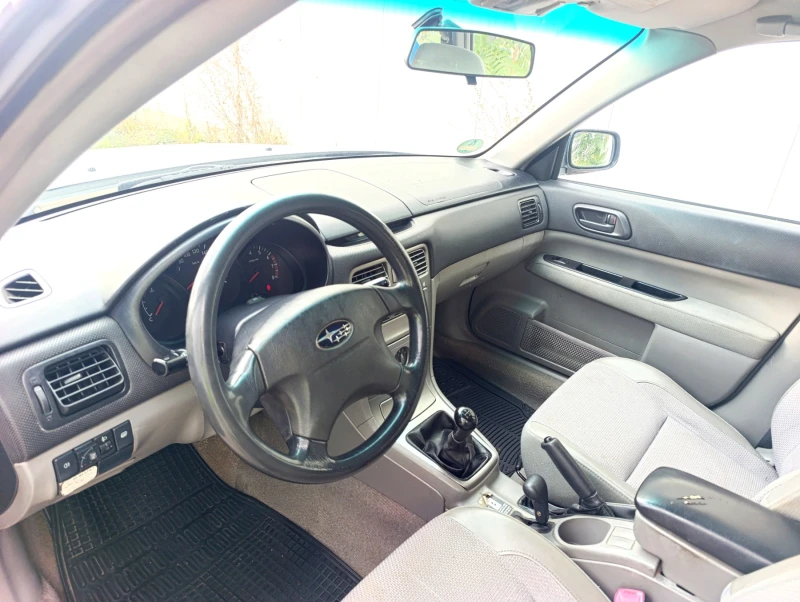 Subaru Forester 2004, снимка 4 - Автомобили и джипове - 52160968