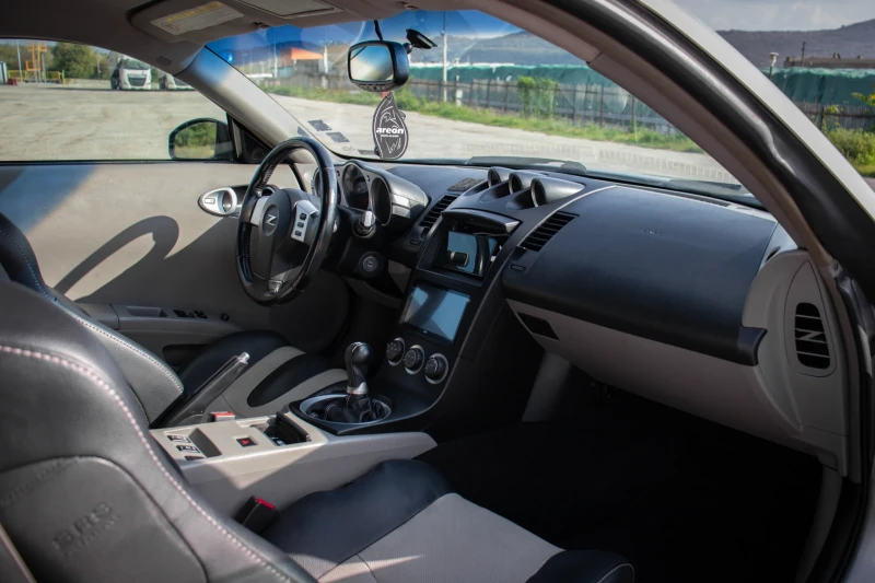 Nissan 350z, снимка 9 - Автомобили и джипове - 52389528