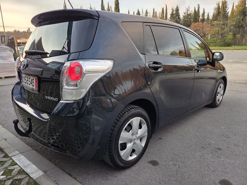 Toyota Verso 2, 2 tdi 126 hp, снимка 6 - Автомобили и джипове - 52710349