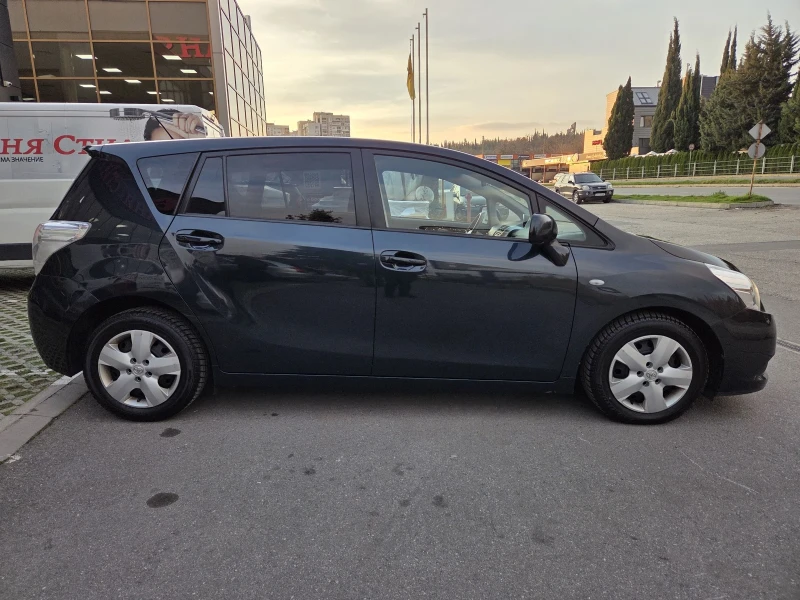 Toyota Verso 2, 2 tdi 126 hp, снимка 4 - Автомобили и джипове - 52710349