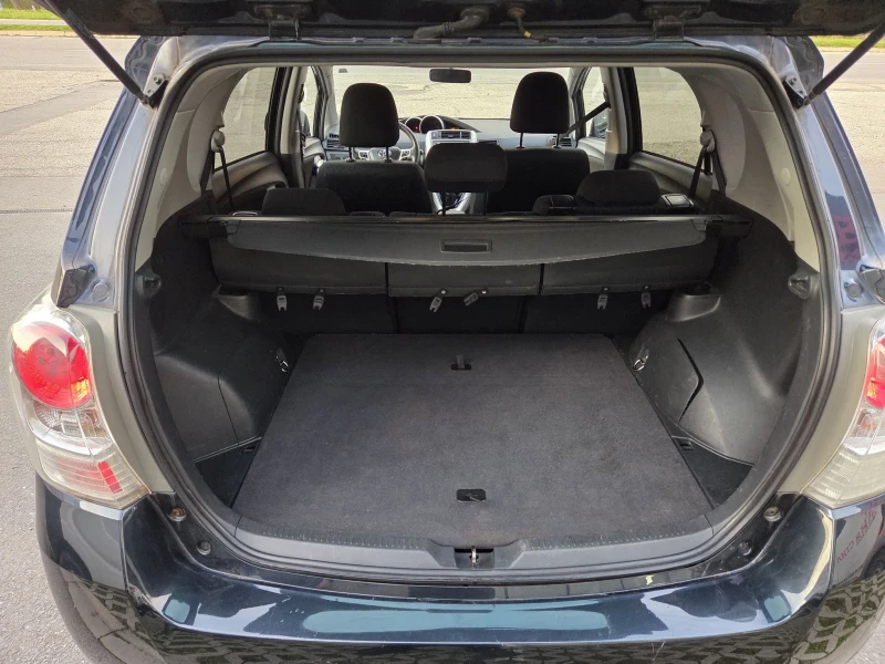 Toyota Verso 2, 2 tdi 126 hp, снимка 9 - Автомобили и джипове - 52710349