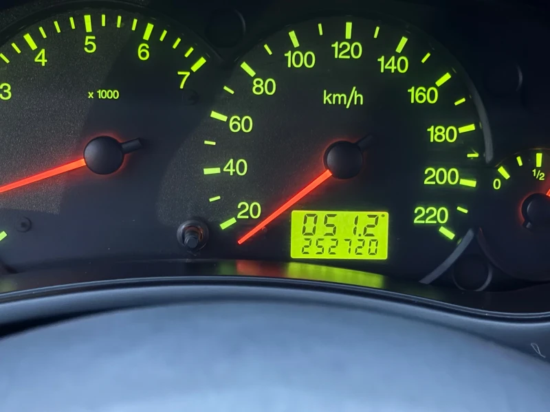 Ford Focus 1.8, снимка 12 - Автомобили и джипове - 52737339