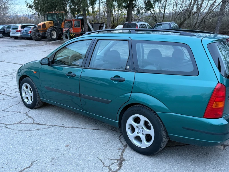 Ford Focus 1.8, снимка 3 - Автомобили и джипове - 52737339