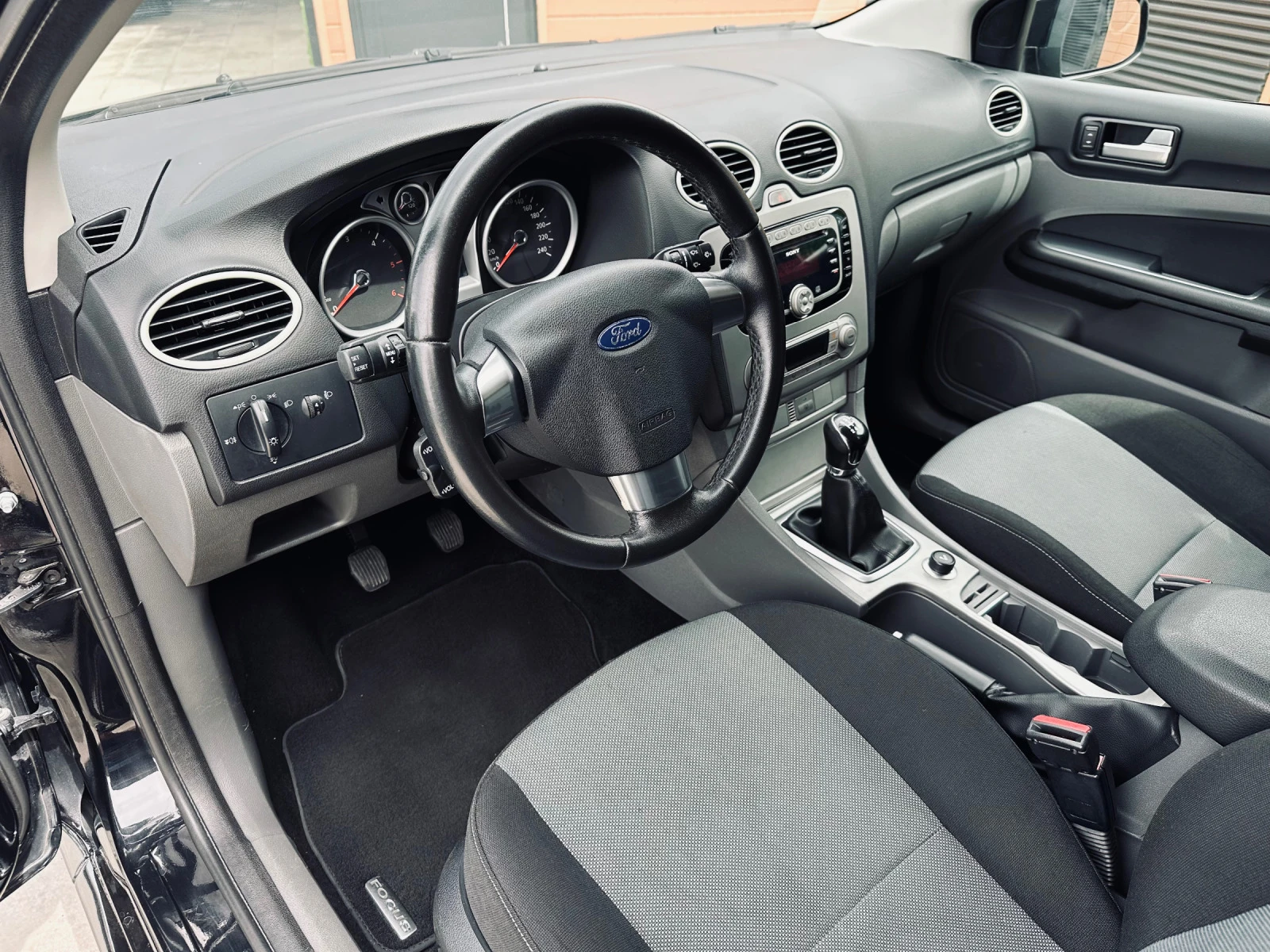 Ford Focus 1.6 tdci/ST-line - изображение 10