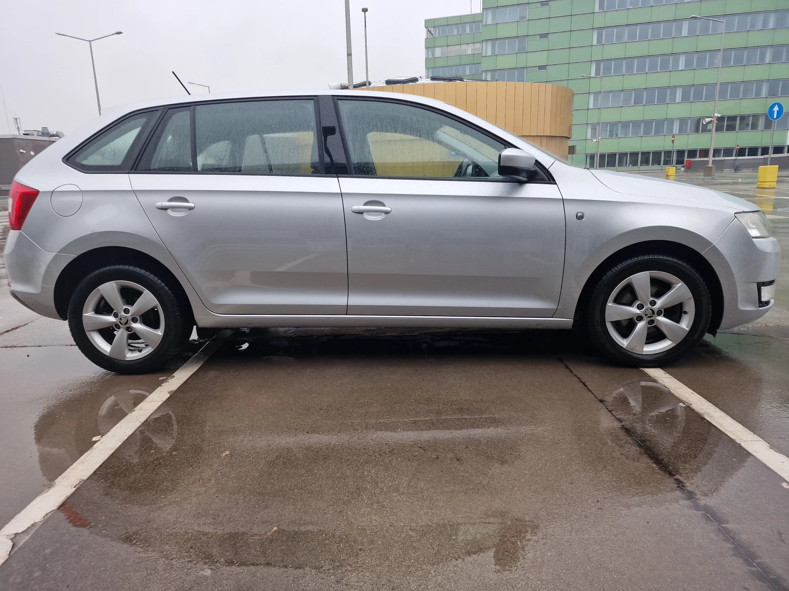 Skoda Rapid 1.6 TDI Spaceback - изображение 4