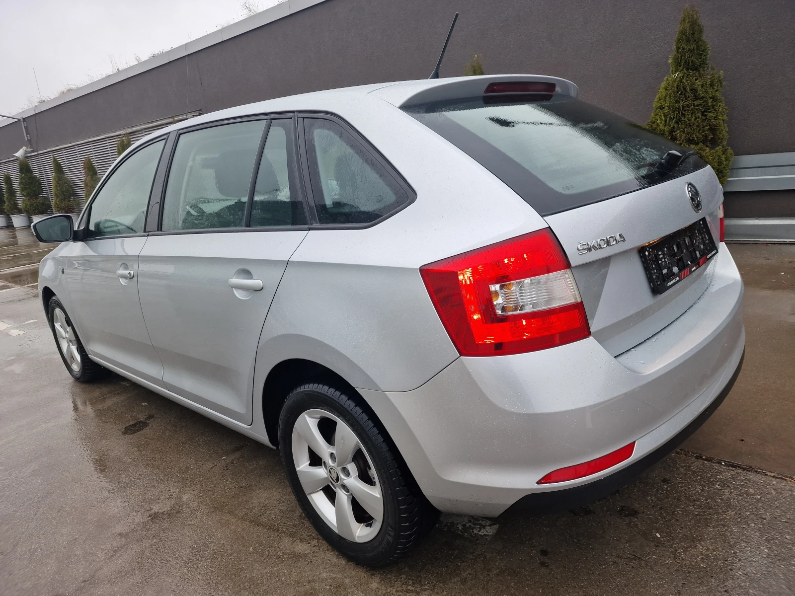 Skoda Rapid 1.6 TDI Spaceback - изображение 7