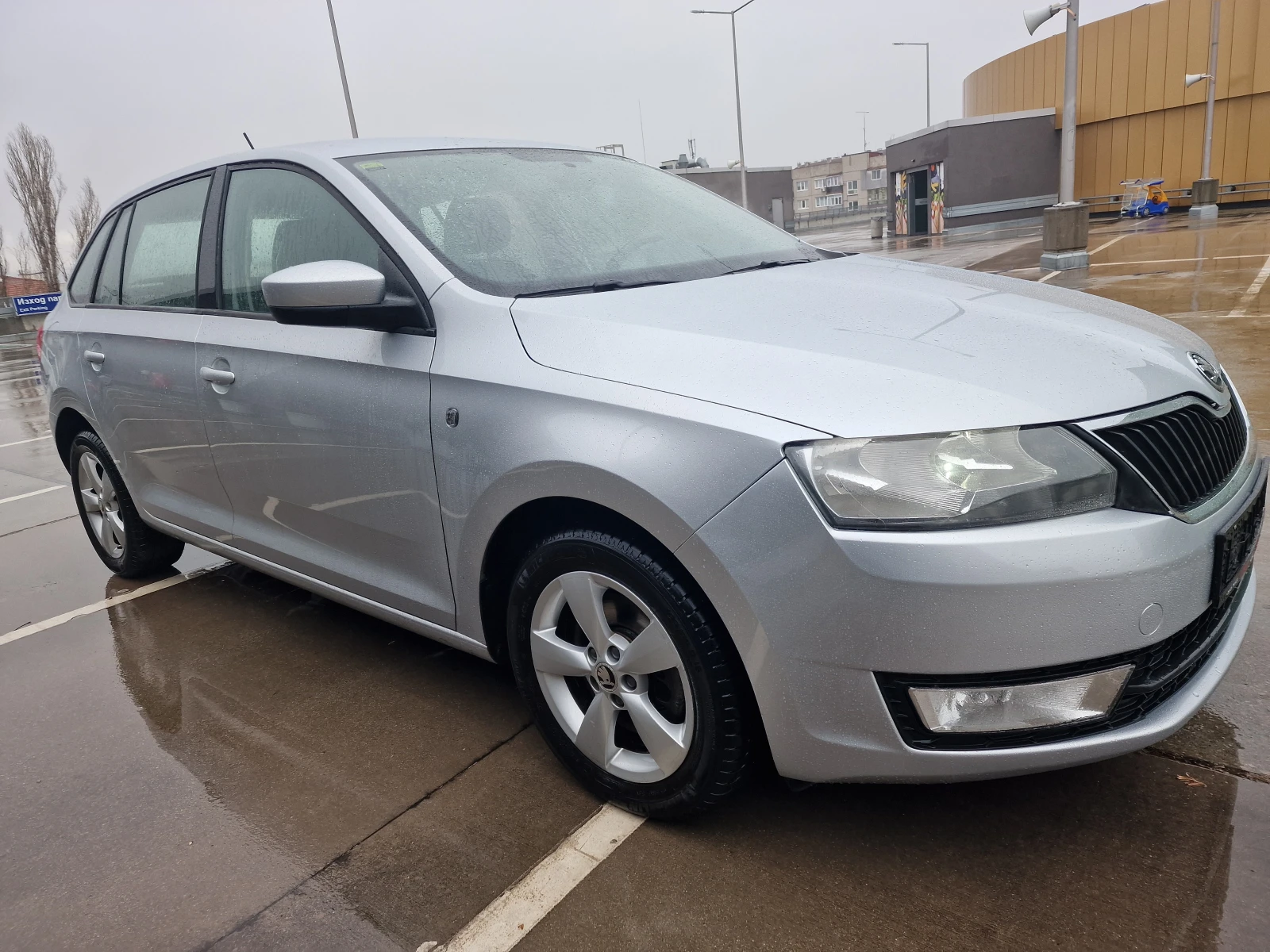 Skoda Rapid 1.6 TDI Spaceback - изображение 3