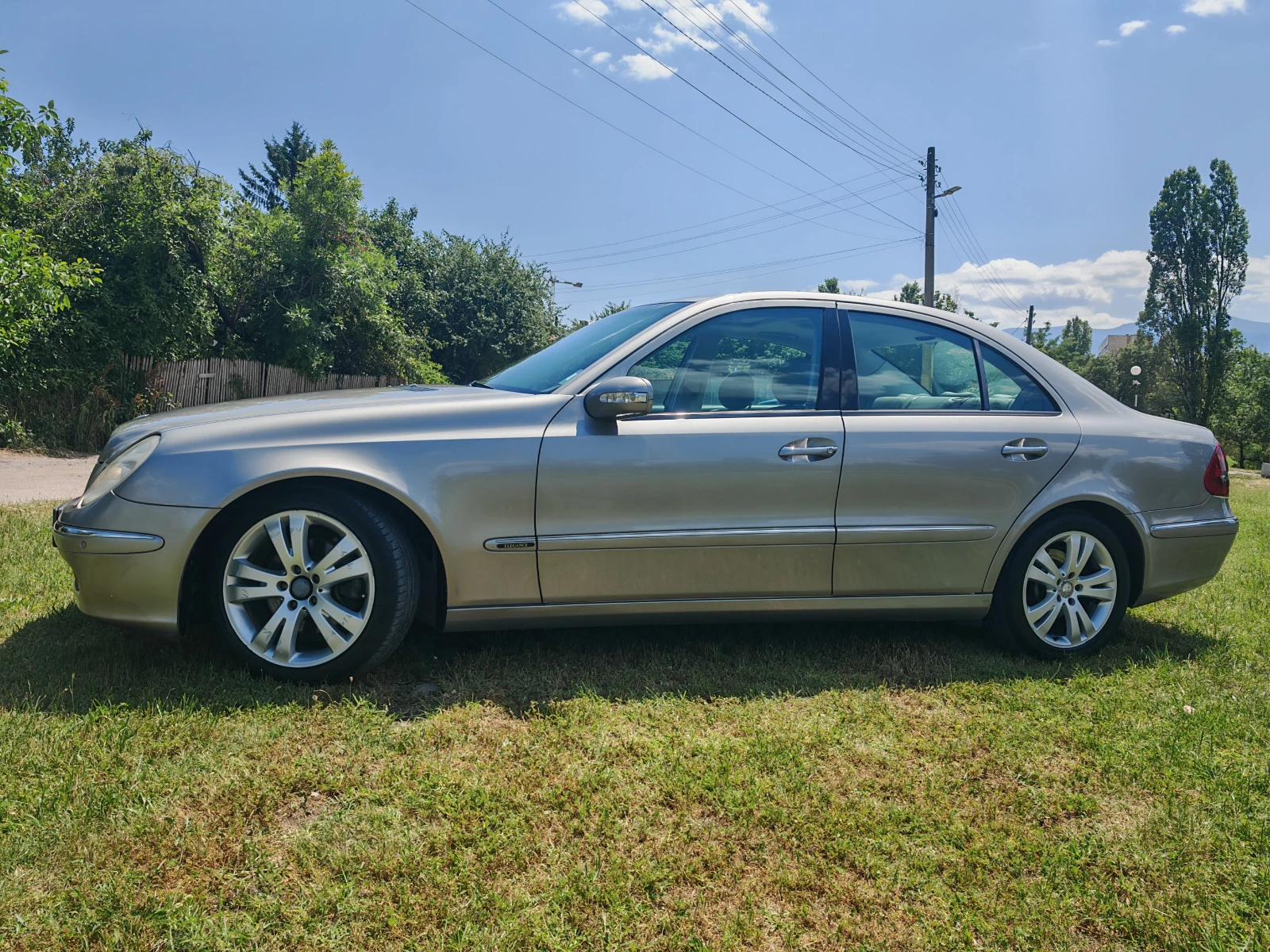 Mercedes-Benz E 220  - изображение 2