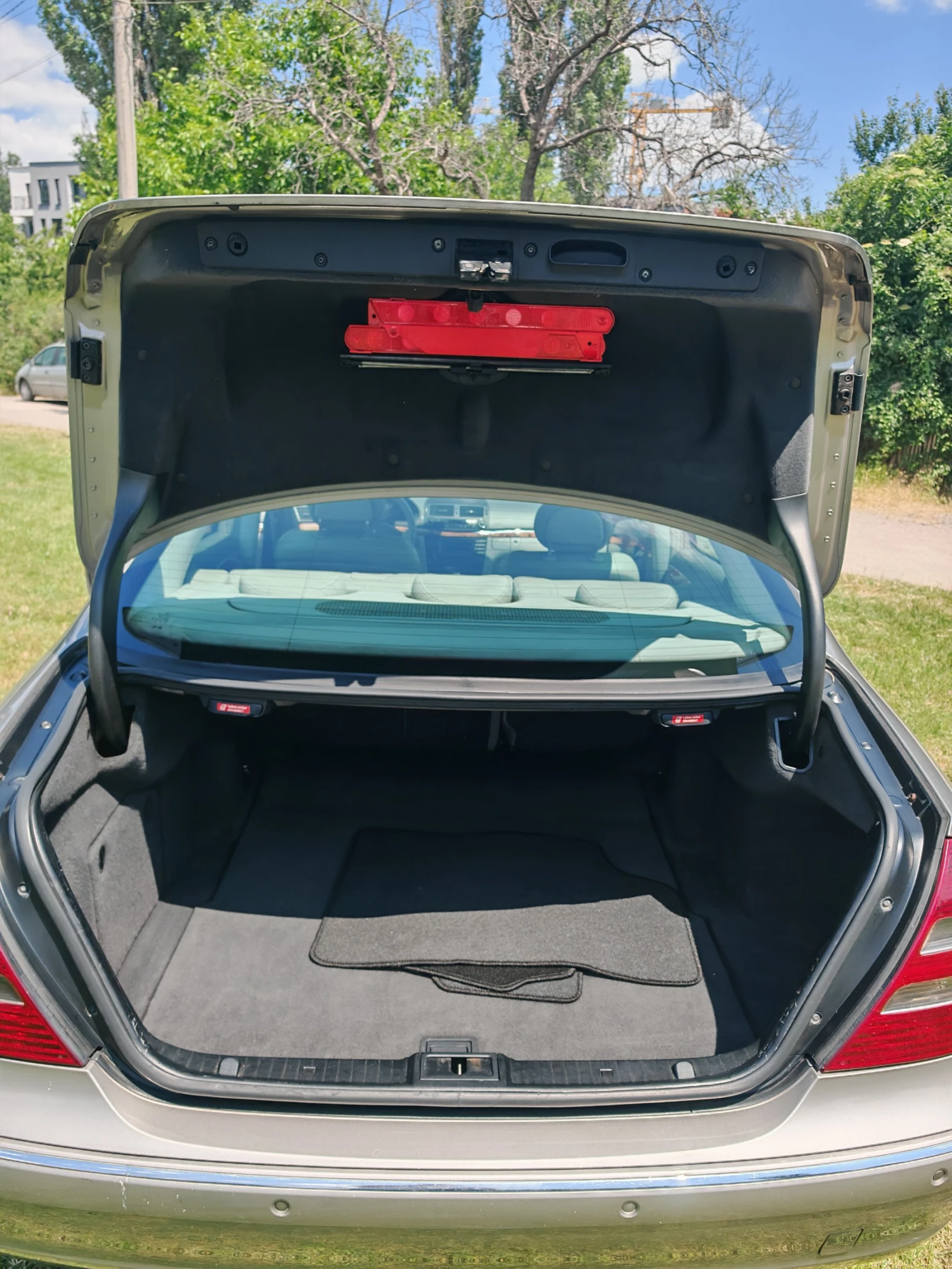 Mercedes-Benz E 220  - изображение 5
