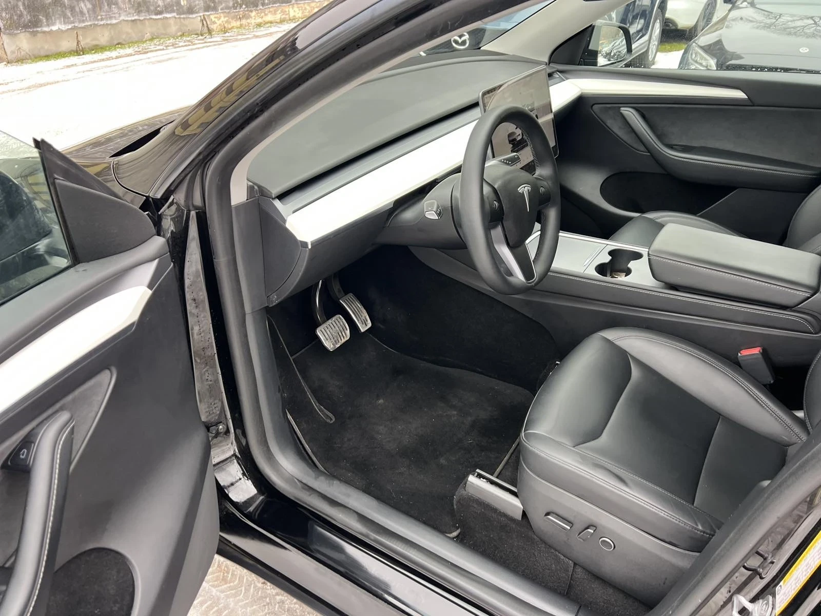 Tesla Model Y LFP ��������� �������� | Mobile.bg � ����������� 12
