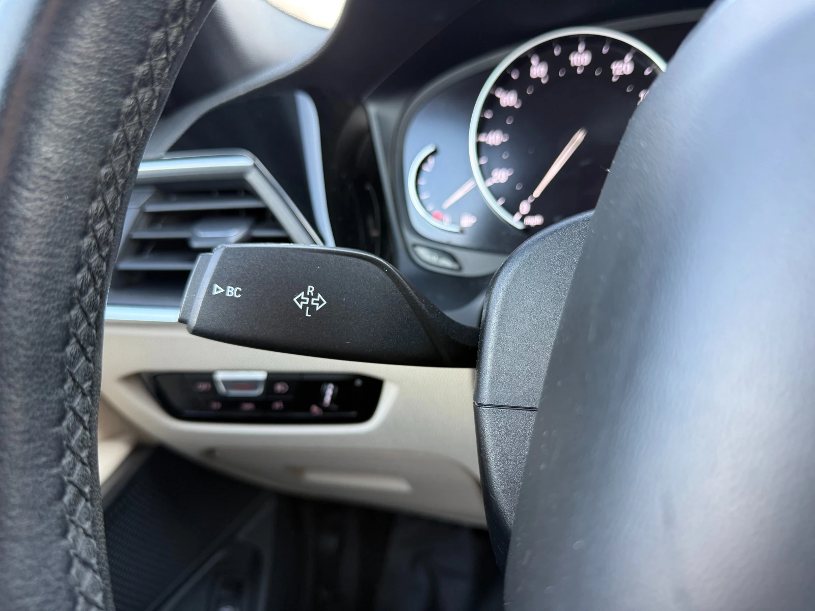 BMW 330 6 МЕСЕЦА ГАРАНЦИЯ/258к.с. Кожа/Камера, снимка 17 - Автомобили и джипове - 53864704