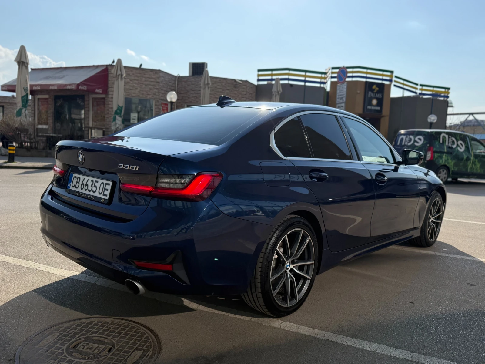 BMW 330 6 МЕСЕЦА ГАРАНЦИЯ/258к.с. Кожа/Камера, снимка 4 - Автомобили и джипове - 53864704