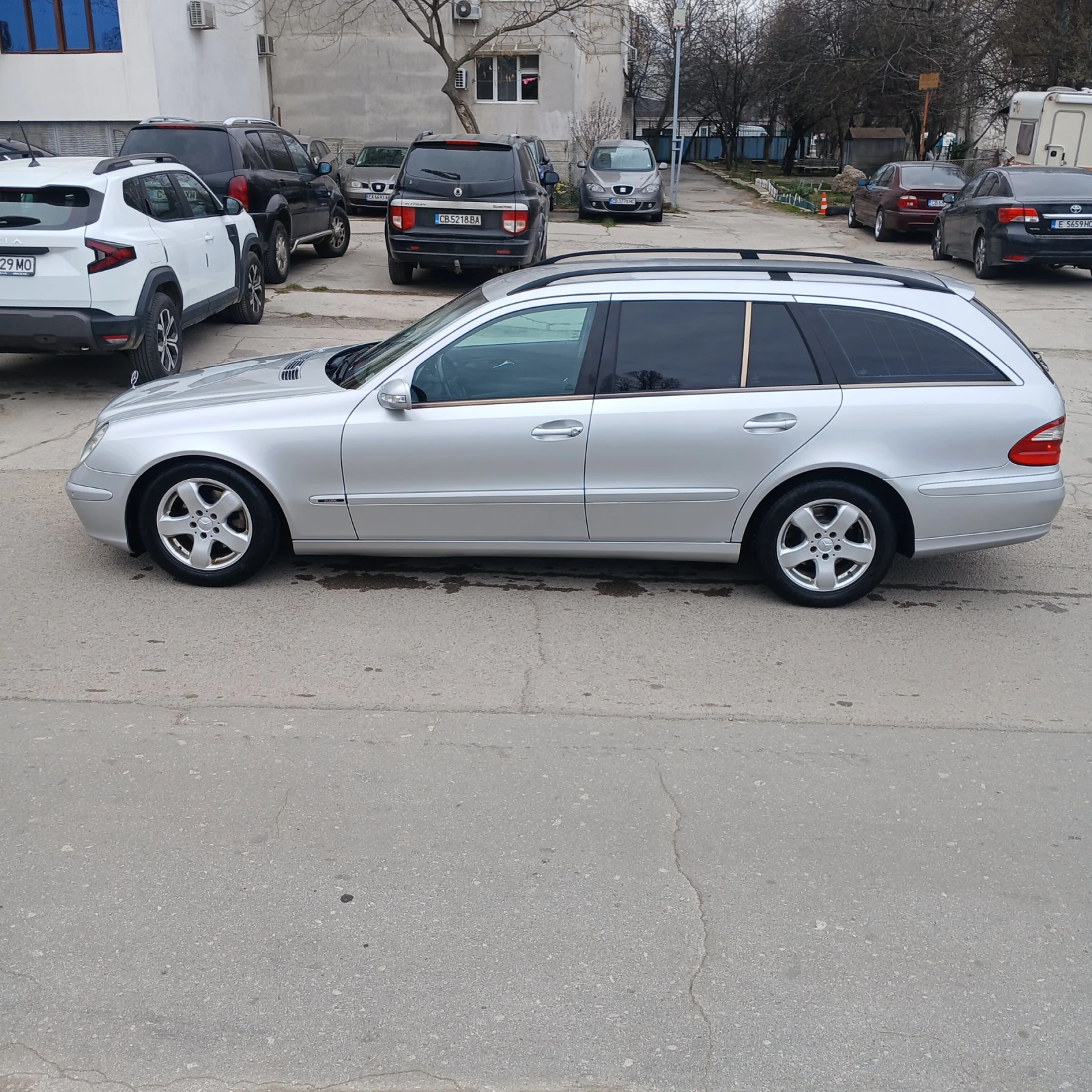 Mercedes-Benz E 220 АВТОМАТИК , снимка 3 - Автомобили и джипове - 53924040