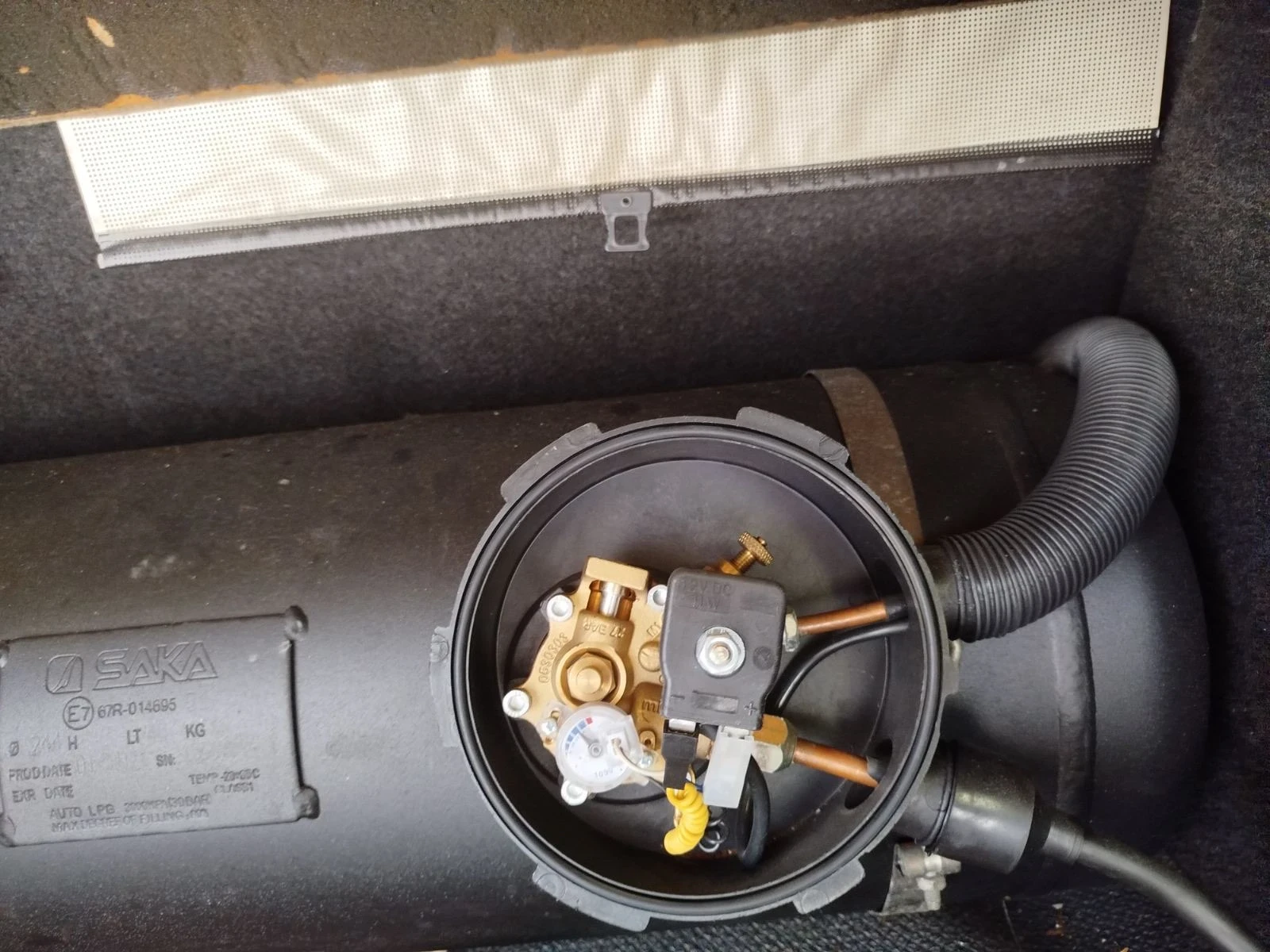 VW Passat, снимка 11 - Автомобили и джипове - 54355261