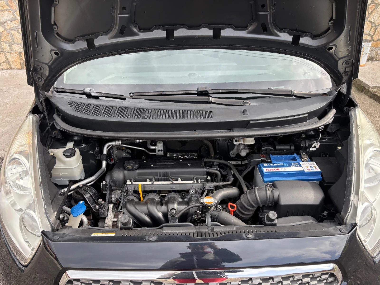 Kia Venga 1.6i AVTOMAT PANORAMA NAVI, снимка 15 - Автомобили и джипове - 54392370