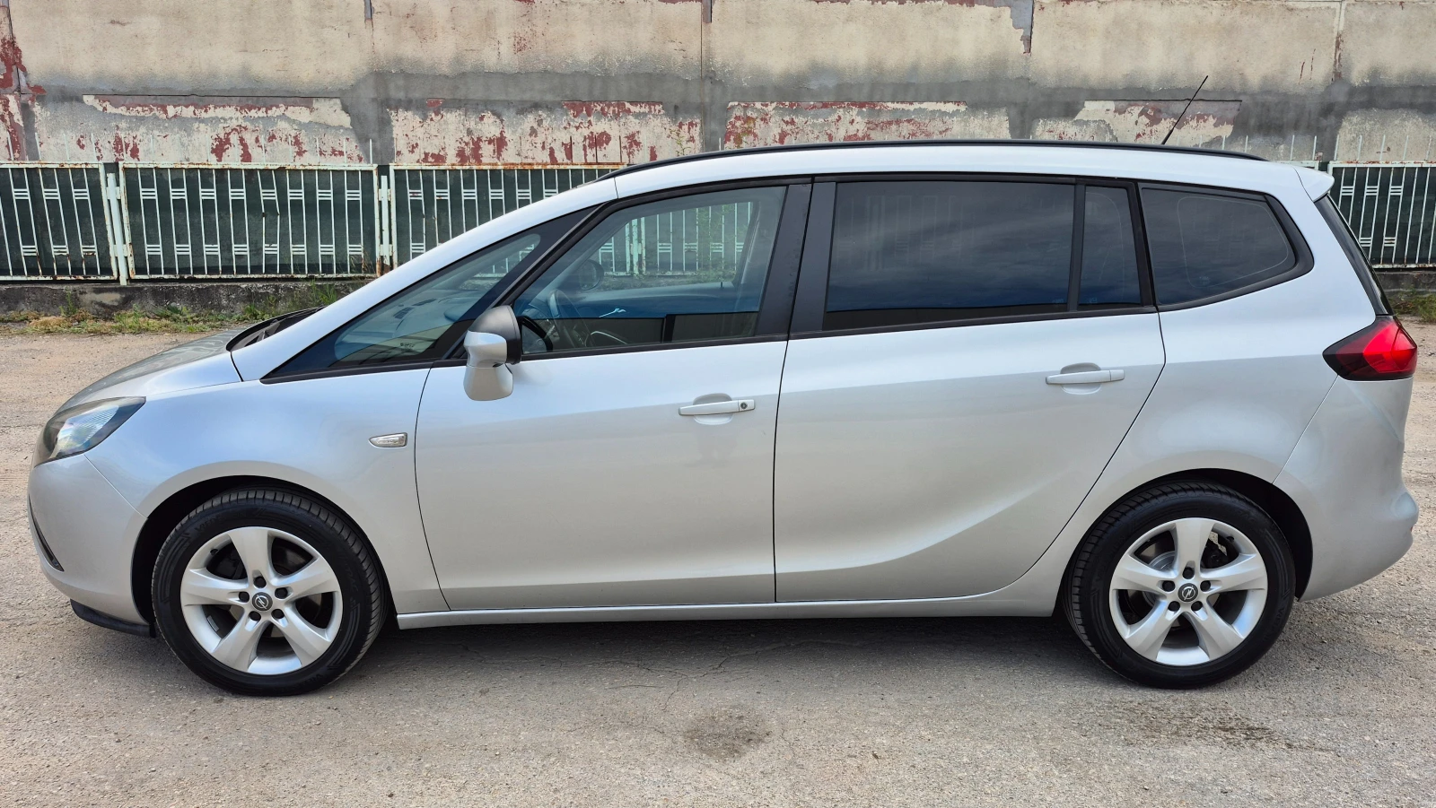 Opel Zafira Opel Zafira Tourer 2.0CDTI Германия Отлична, снимка 5 - Автомобили и джипове - 54946653