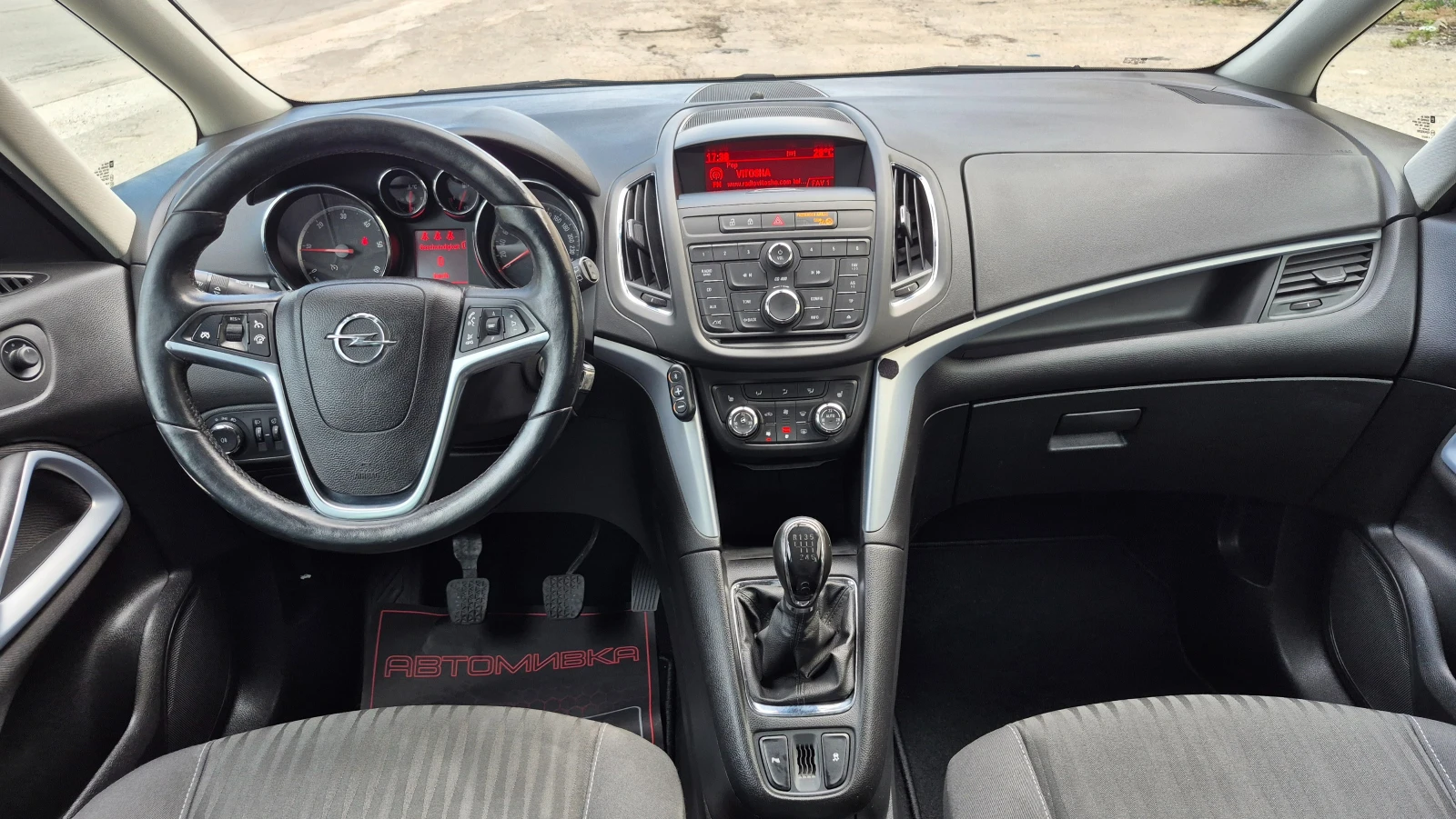 Opel Zafira Opel Zafira Tourer 2.0CDTI Германия Отлична, снимка 12 - Автомобили и джипове - 54946653