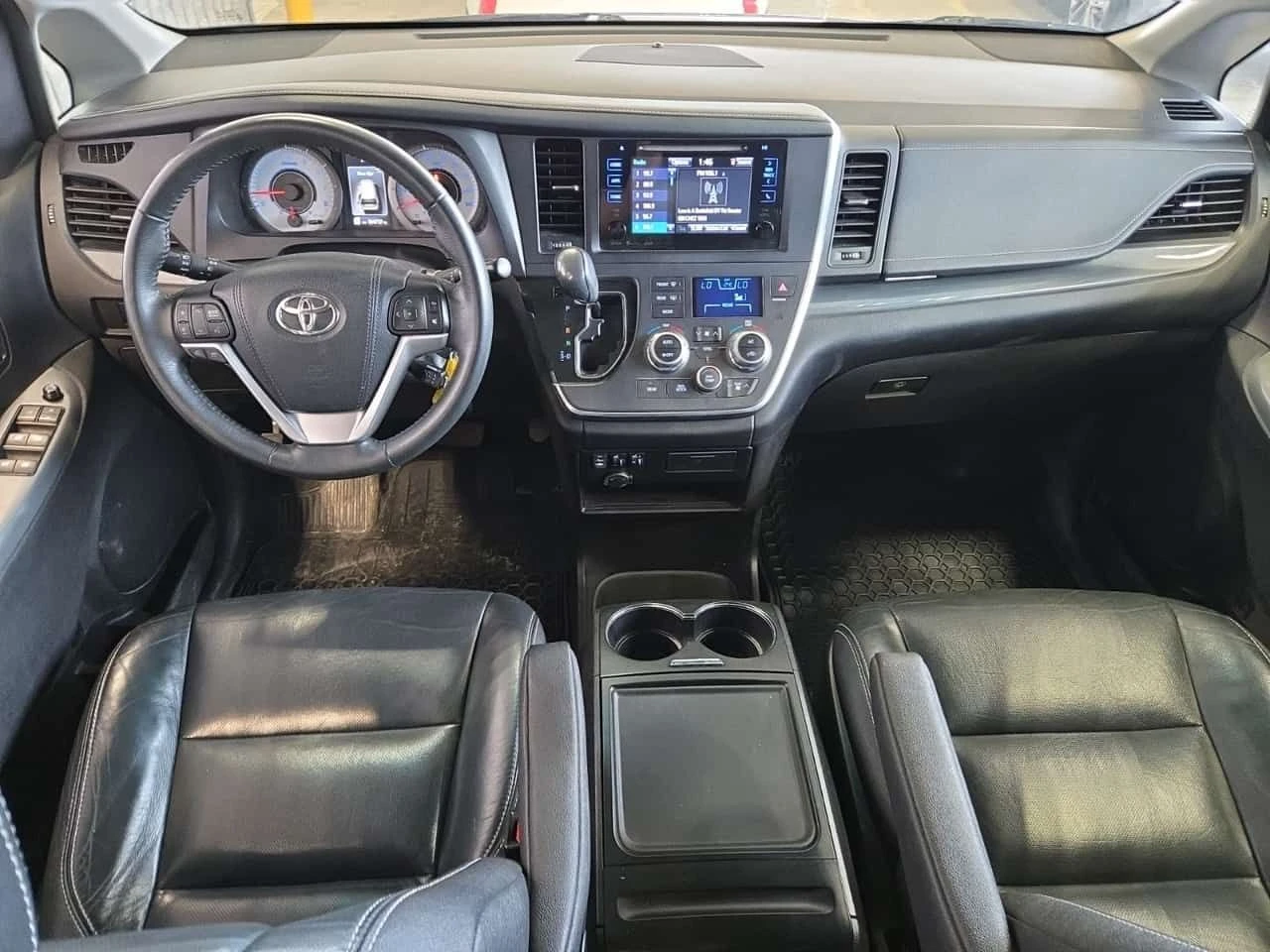Toyota Sienna SE/CARFAX/КОЖА/ПОДГРЕВ/ФИНАНСИРАНЕ, снимка 10 - Автомобили и джипове - 55030247