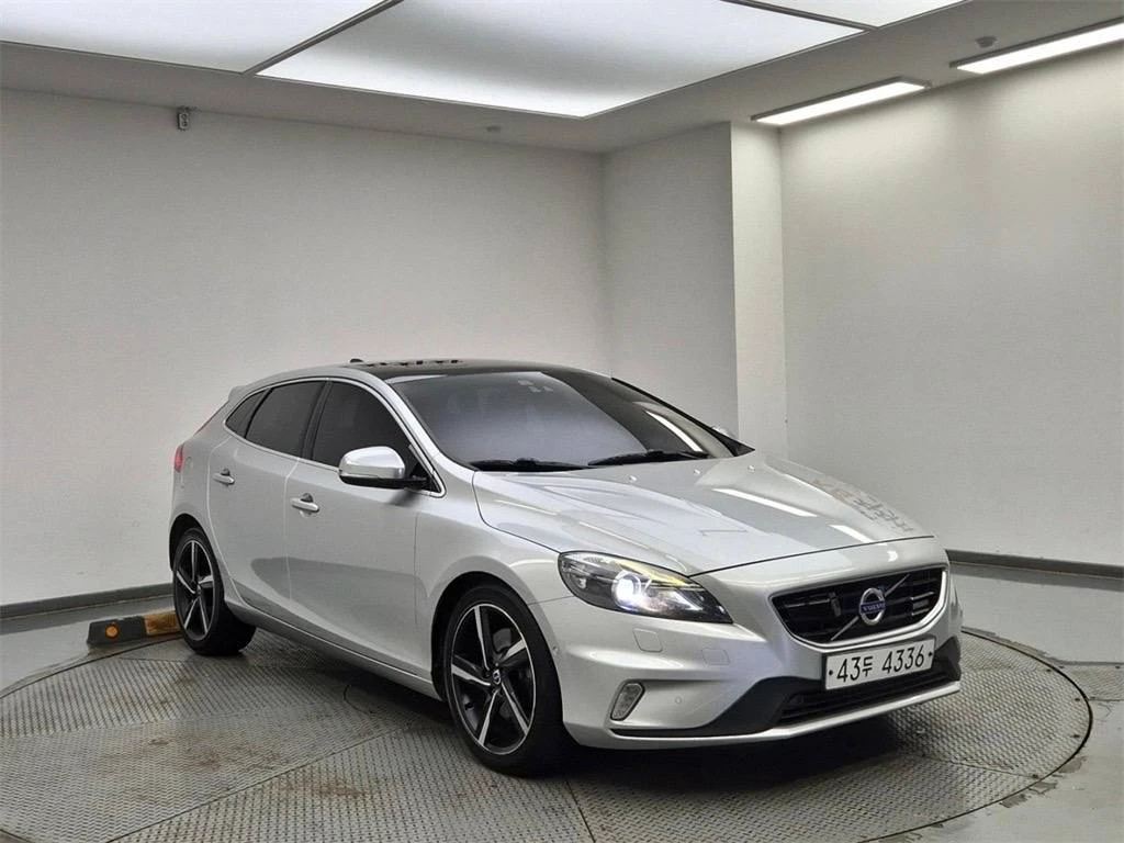 Volvo V40 2.0L R DESIGN