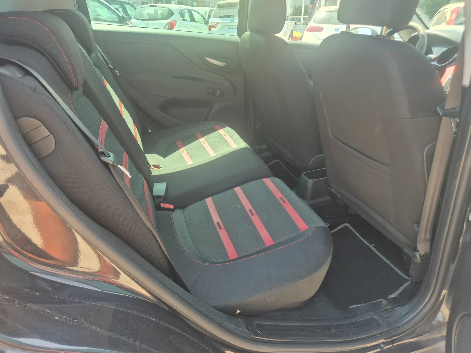 Fiat Punto 1.3 MJT, снимка 10 - Автомобили и джипове - 55724933